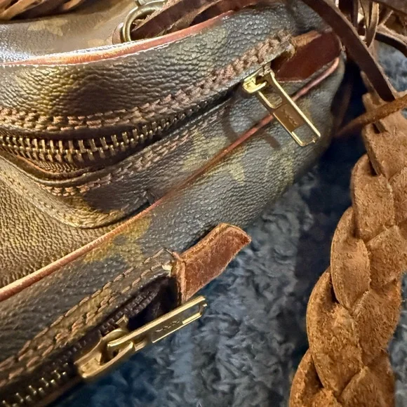 (VintageBoho Bag)Louis Vuitton Monogram Fringe Crossbody with Bead & Stone Charm - Picture 8 of 12